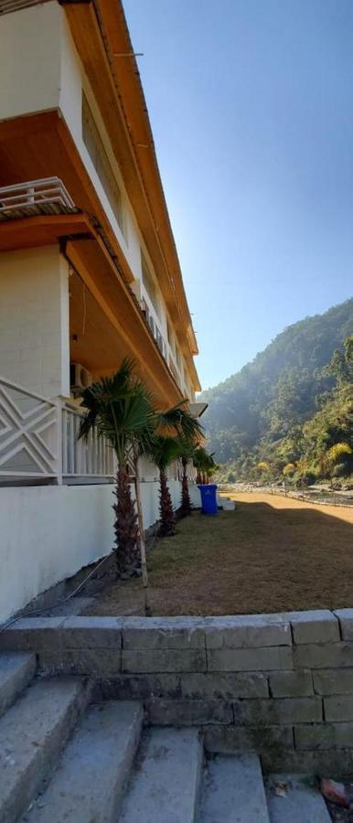 7 Hills Hotel And Resort Lansdowne Exterior photo