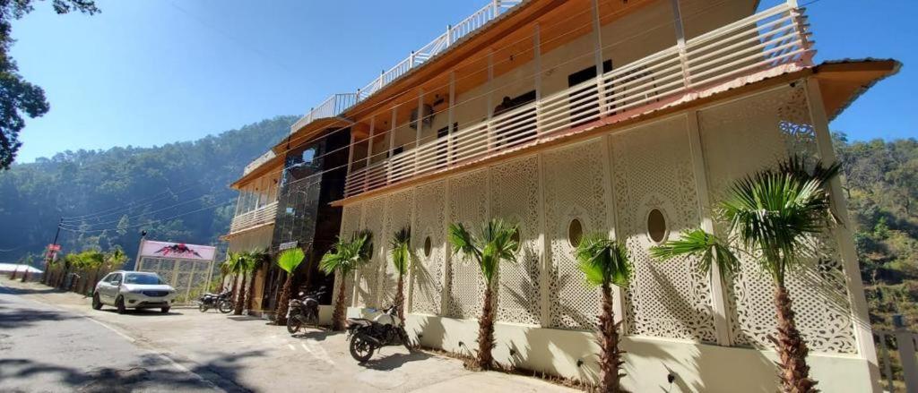 7 Hills Hotel And Resort Lansdowne Exterior photo